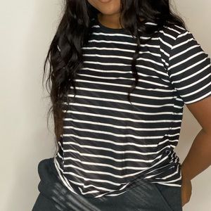 Stretchy striped tee (black)